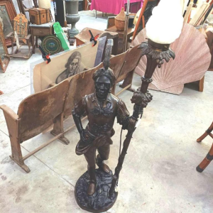 Nubische toorts vloerlamp, bronzen sculptuur, ca 1970