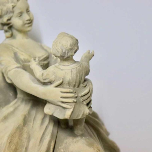 Antonio Carli, sculpture en terre cuite patinée 'femme avec son enfant' XXème siècle