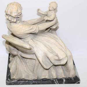 Antonio Carli, sculpture en terre cuite patinée 'femme avec son enfant' XXème siècle