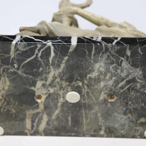 Antonio Carli, sculptuur in gepatineerd terracotta 'vrouw met kind' 20e eeuw