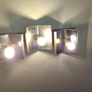 GAETANO SCIOLARI, rare paire d'appliques Hollywood Regency, acier chromé & laiton doré, ca 1970