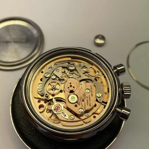 Omega Speedmaster 125 anniversaire - 1973 - complètement révisée