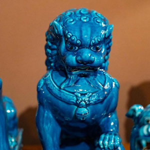 Set van 6 Fô honden, blauw gelakt Chinees porselein, 20e eeuw