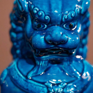 Set of 6 Fô dogs, blue lacquered Chinese porcelain, 20th century