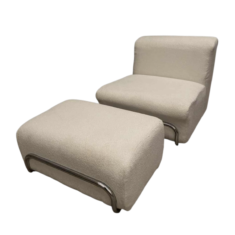 Italiaanse design fauteuil en voetenbank, verchroomd staal en nieuwe krulstof, ca 1960