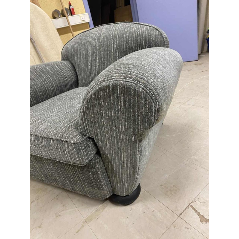 Paar Art Deco 'Paquebot' club fauteuils bekleed met gevlekt grijs fluweel, ca 1930