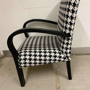 Pair of fully restored and reupholstered Art Deco armchairs, ca 1930-1940