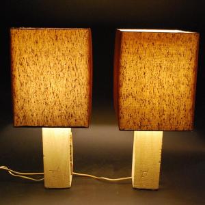 Paar tafellampen gesigneerd F L , "Brutalistische" stijl, Steen & Agaat, 1970