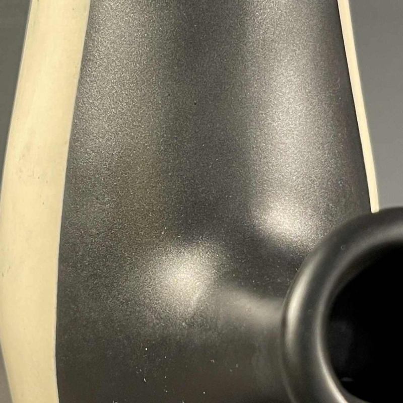 MADO JOLAIN, Pichet / Vase Moderniste à Anse en Ce´ramique Noir Blanc Gris 1950s