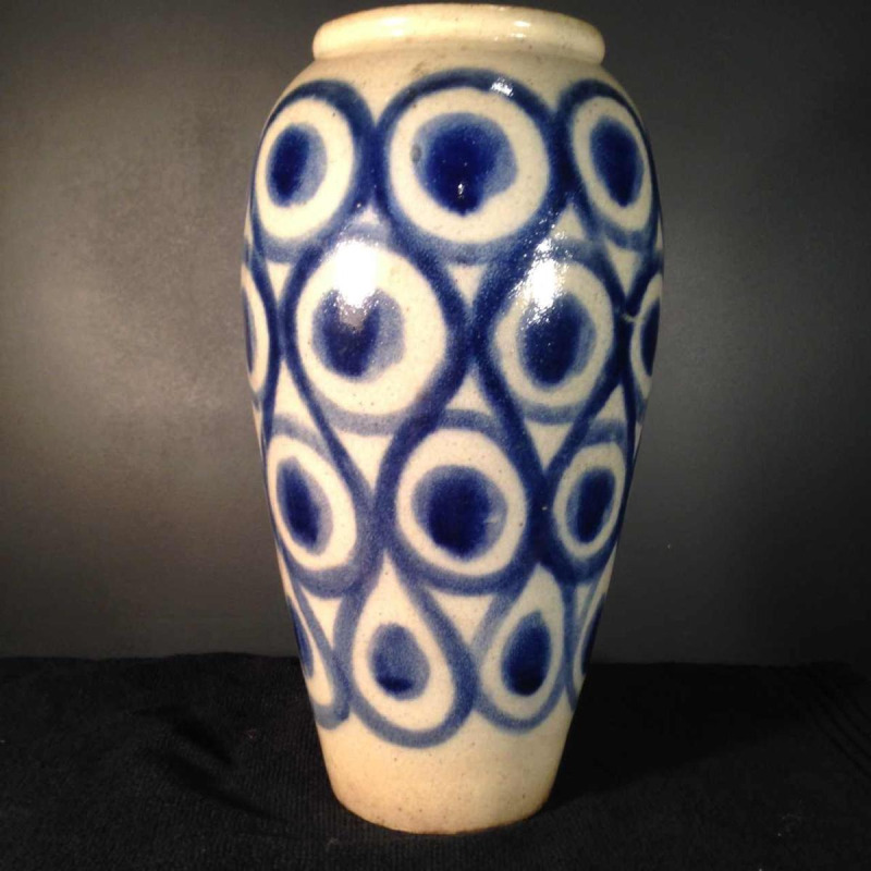 Eugène Paulus, rare vase africaniste Art Deco bleu en grès , Bouffioulx, 1926