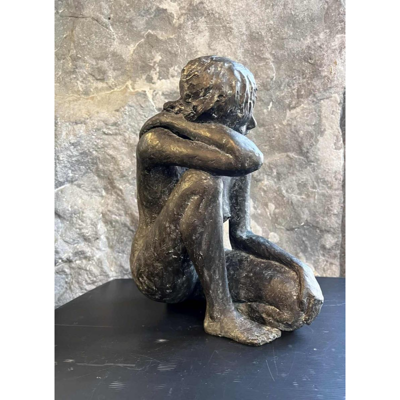 Linde ERGO, sculpture bronze jeune femme assise, XXème siècle