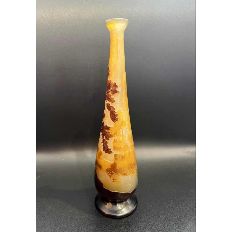 Emile GALLE, vase en verre multicouche à décor de « paysage lacustre », fin 19ème siècle