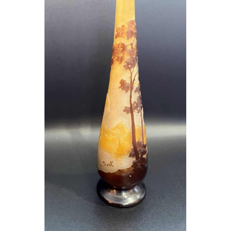 Emile GALLE, vase en verre multicouche à décor de « paysage lacustre », fin 19ème siècle