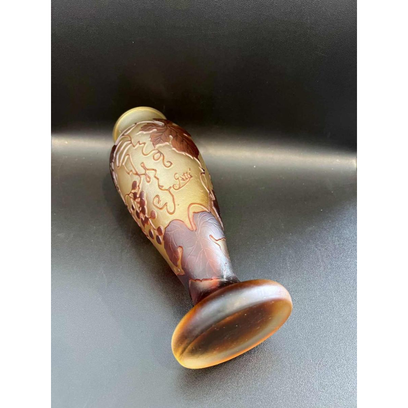 Émile GALLE, Art Nouveau pâte de verre vaas met Virginia kruiperdessin