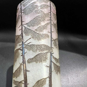 Legras, vase en verre à décor de paysage lacustre, gravé à lacide et peint à l'émail polychrome