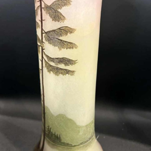 Legras, vase en verre à décor de paysage lacustre, gravé à lacide et peint à l'émail polychrome