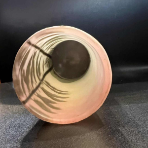 Legras, vase en verre à décor de paysage lacustre, gravé à lacide et peint à l'émail polychrome