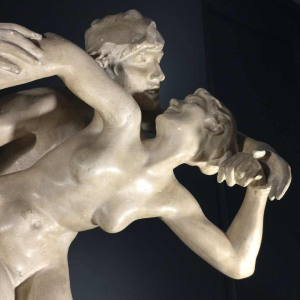 Jef Lambeau " Le baiser ", sculpture couple de nus, plâtre d'atelier, circa 1900 Jef Lambeau " Le baiser ", sculpture couple de nus, plâtre d'atelier, circa 1900