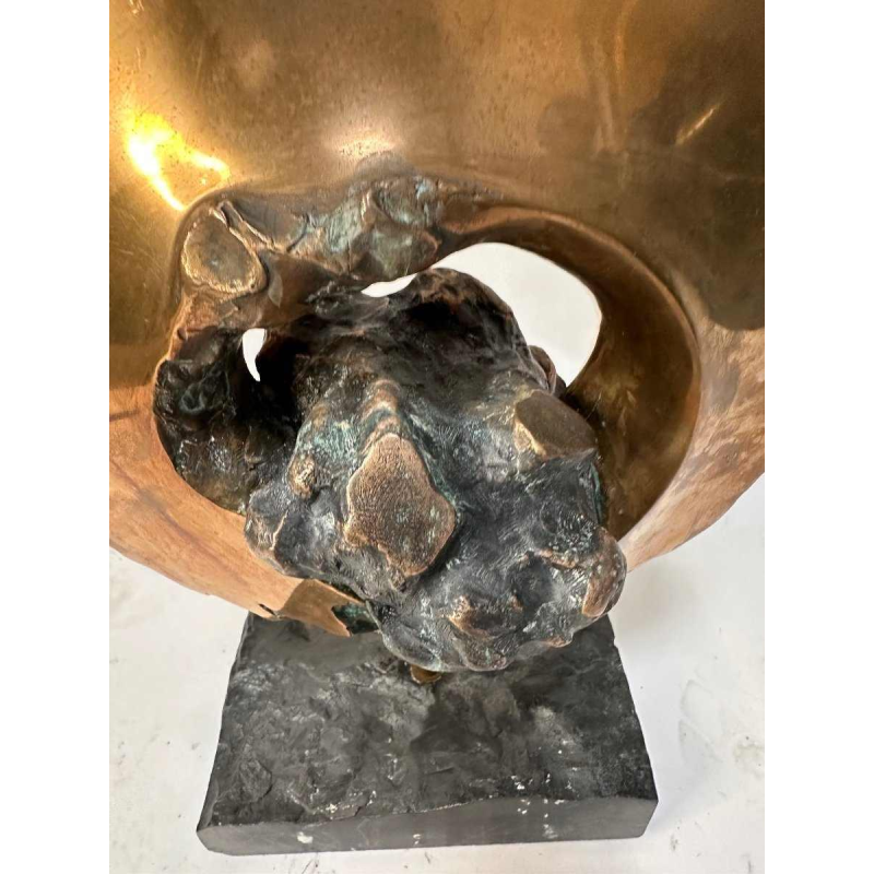 Béatrice Jaber, sculpture d'une truffe en bronze, commande pour le restaurant "La Truffe Noire"