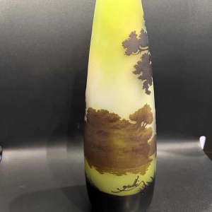 Émile GALLE, vase en verre multicouche à décor de « paysage vosgien», fin XIXème