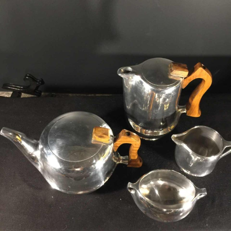 Picquot Ware, Design Engeland Koffie / Thee servies, geborsteld aluminium, 1950