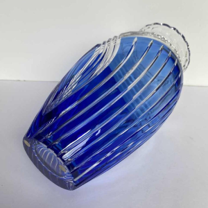 Joseph Simon voor Val-Saint-Lambert, Art Deco saffierblauw geslepen kristallen “Seurat” vaas, 1925