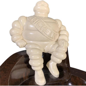 MICHELIN BIBENDOM (England), Art Deco ashtray in BAKELITE, circa 1935
