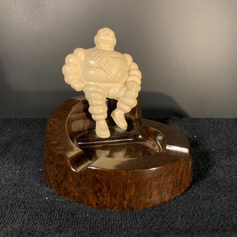 MICHELIN BIBENDOM ( Bonhomme ), cendrier Art Déco en BAKELITE, circa 1935