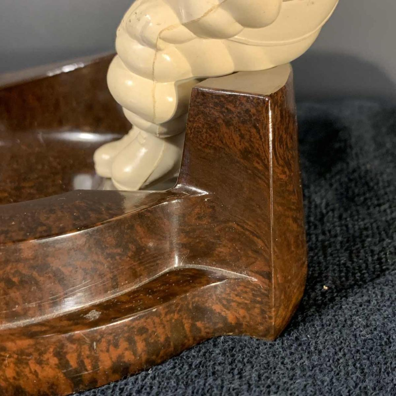 MICHELIN BIBENDOM ( Bonhomme ), cendrier Art Déco en BAKELITE, circa 1935