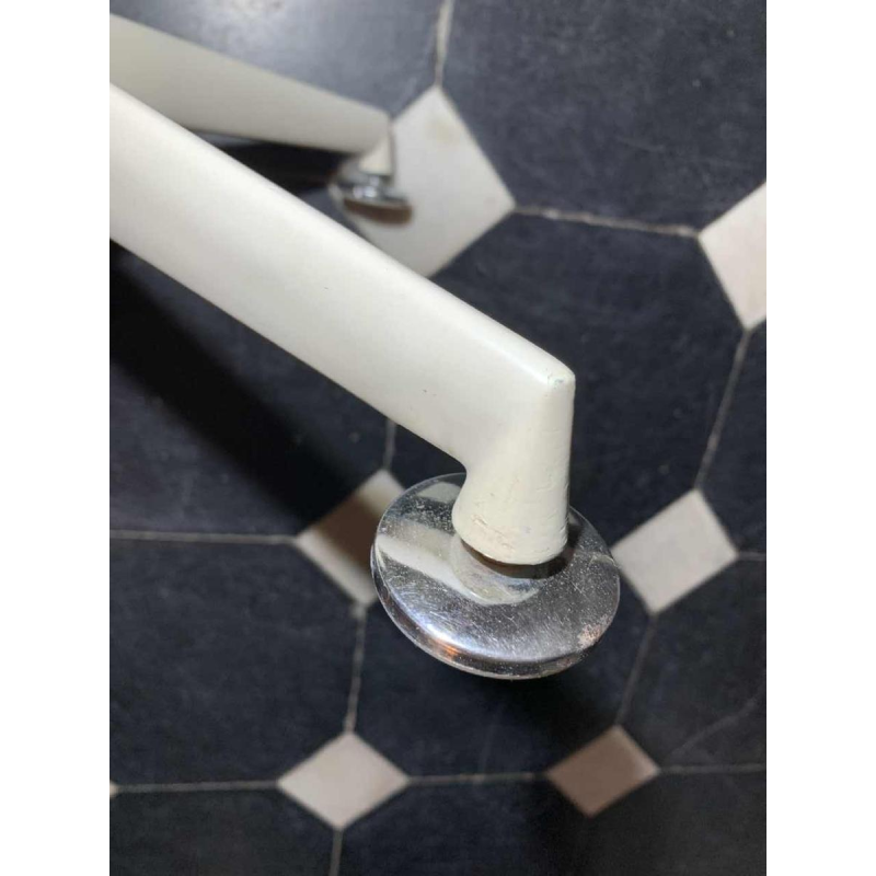 MAURICE BURKE for ARKANA, Pair of white " Tulip " swivel chairs fiberglass, 1960