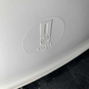 MAURICE BURKE for ARKANA, Pair of white " Tulip " swivel chairs fiberglass, 1960