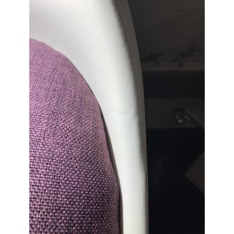 MAURICE BURKE for ARKANA, Pair of white " Tulip " swivel chairs fiberglass, 1960