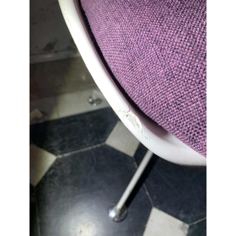 MAURICE BURKE for ARKANA, Pair of white " Tulip " swivel chairs fiberglass, 1960