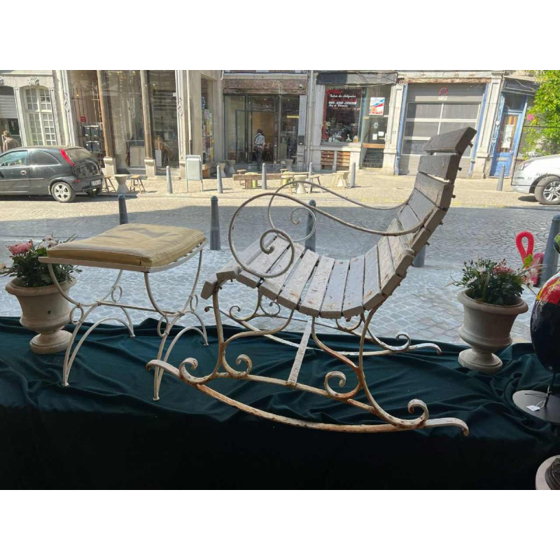 Fauteuil de jardin à bascule en fer forgé à enroulement, fin XIXe s