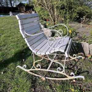 Fauteuil de jardin à bascule en fer forgé à enroulement, fin XIXe s