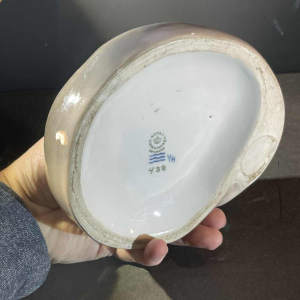 ERIK NIELSEN Royal Copenhagen, fennec of slapende vos, dier sculptuur, polychroom porselein N 438, ca 1930