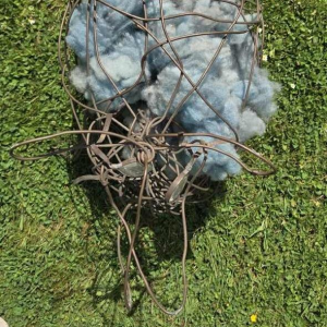 Ladislas de Monge 'Mouton' sculpture en fils de cuivre et laine naturelle, 2015