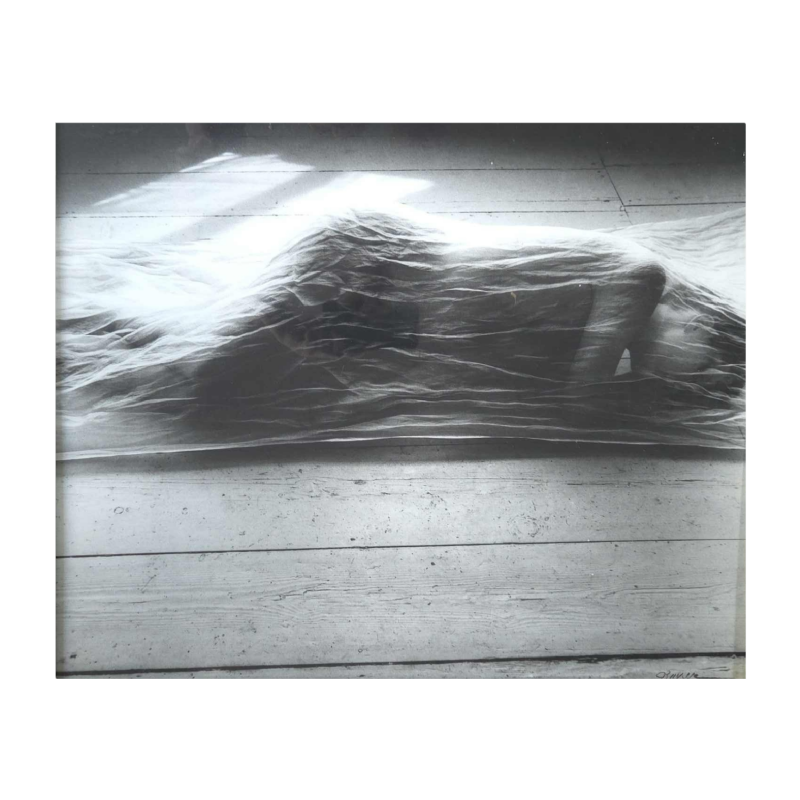 Greta Buysse 'Nu couché voilé' photo argentique, ca 2012