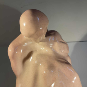 CRIS AGTERBERG / ROGER GUERIN 'Le baiser' sculpture couple enlacé, céramique craquelée Art Déco, Grès de Bouffioulx ca 1940