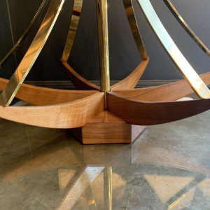 ADRIAN PEARSALL / MODELINE USA Architecturale tafellamp messing / walnoot 1950s