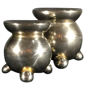 Hugo Asmussen, série de 2 bougeoirs ( Danemark ), alpaca ( bronze ), circa 1960