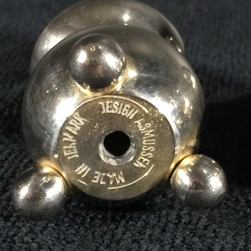 Hugo Asmussen, série de 2 bougeoirs ( Danemark ), alpaca ( bronze ), circa 1960