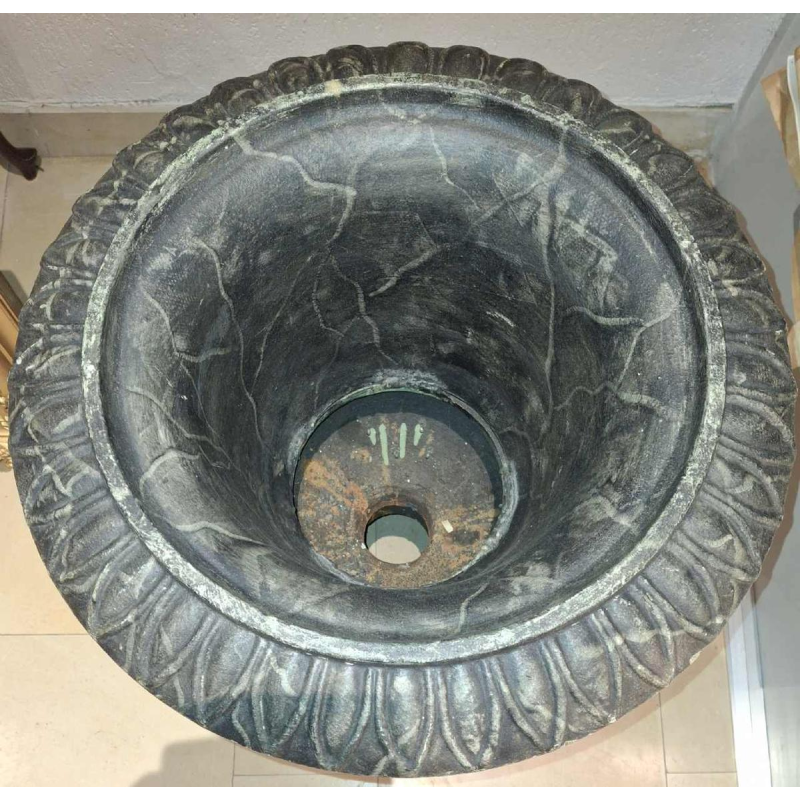 Paire de vasques de jardin en fonte patinée, deuxième moitié XXe s