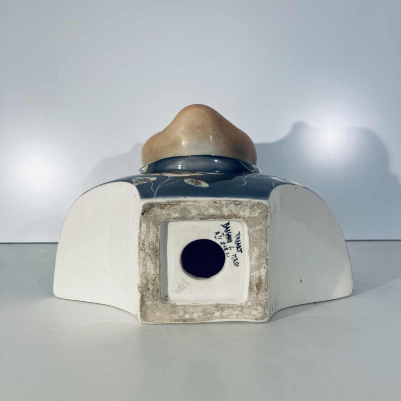 TRIART BASSANO 'Visage de femme au voile' sculpture buste, céramique polychrome Art Déco, ca 1940