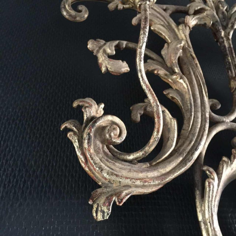 Paire de grandes appliques argentées Louis XV Rocaille 77 cm, bois stuqué, 1940