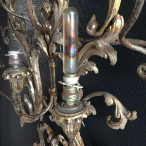 Paar grote zilveren Louis XV Rocaille wandlampen 77cm, gepleisterd hout 1940