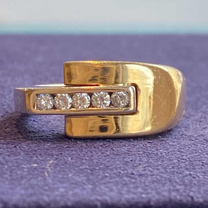 Bague moderniste, or & diamants taille brillant, ca 1980