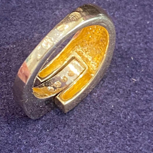 Modernistische twee gouden & diamanten ring, ca 1980