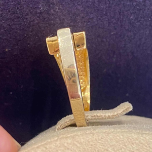 Bague moderniste, or & diamants taille brillant, ca 1980