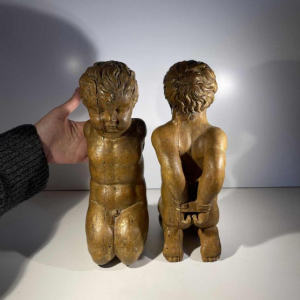 Paire d'angelots baroques sculptés en bois doré, Italie / Espagne, vers 1600
